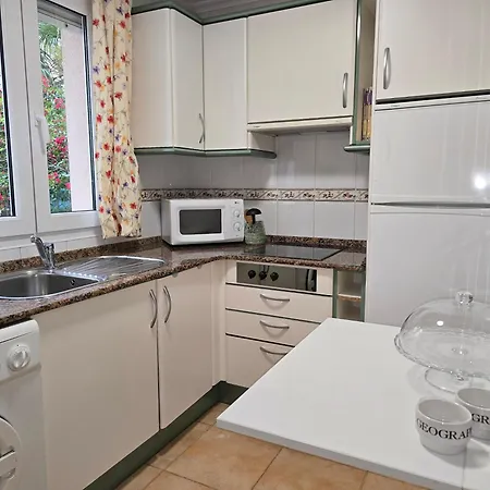 Adosado Familiar - - Gupo Rh 5 아파트 *