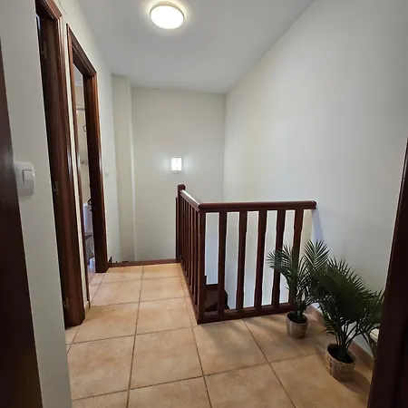 Adosado Familiar - - Gupo Rh 5 아파트 *